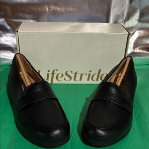 Life Stride Women's Classic Black Loafers